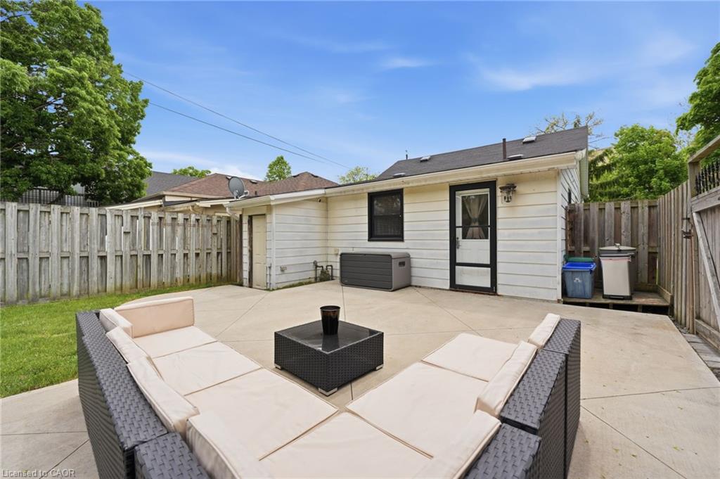 43 Alonzo Street Property Photo 23