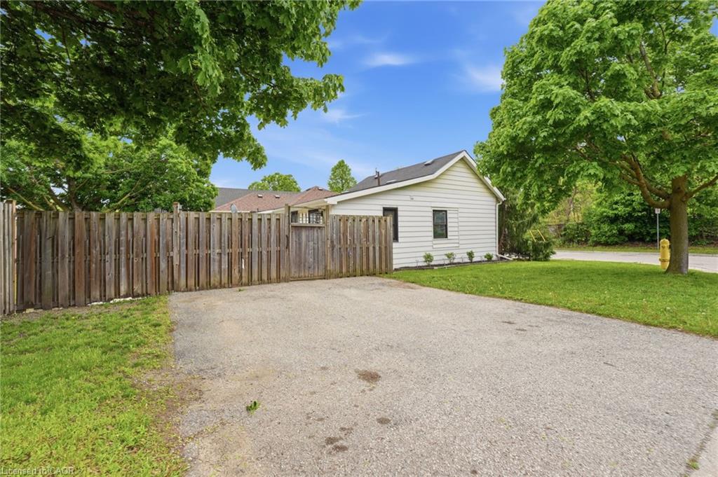 43 Alonzo Street Property Photo 28