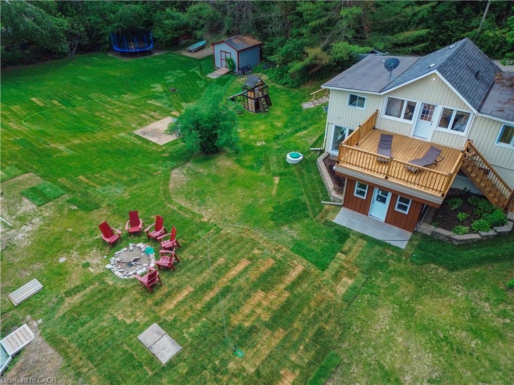 11 Side Road Property Photo 6