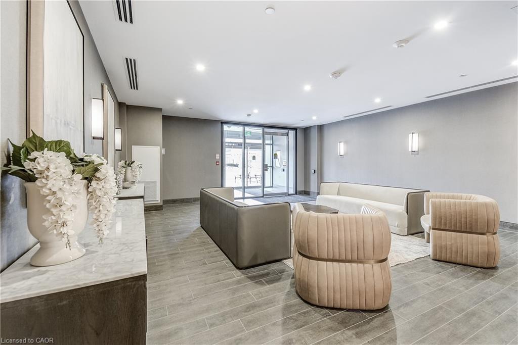 604-470 Dundas Street E Property Photo 7