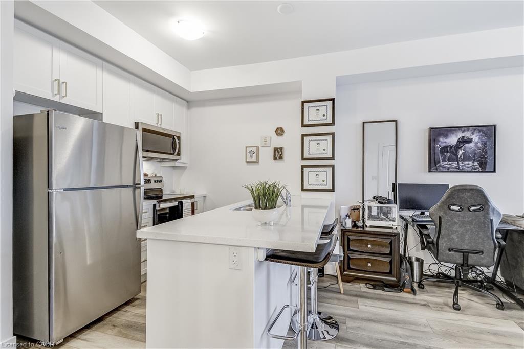 604-470 Dundas Street E Property Photo 16