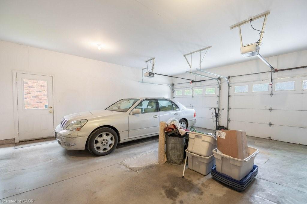 796 Springbank Avenue N Property Photo 33