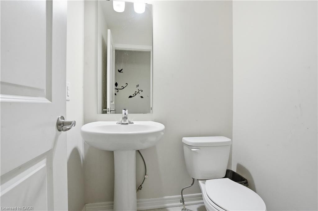 584 Julia Drive Property Photo 10