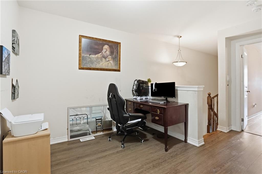 584 Julia Drive Property Photo 12