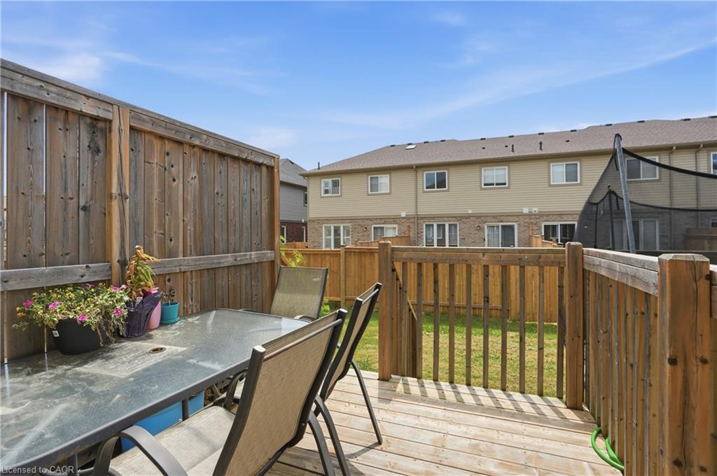 584 Julia Drive Property Photo 24