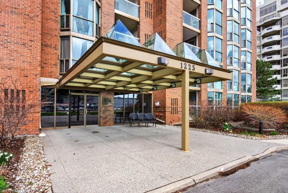 710-1225 North Shore Boulevard E Property Photo 2