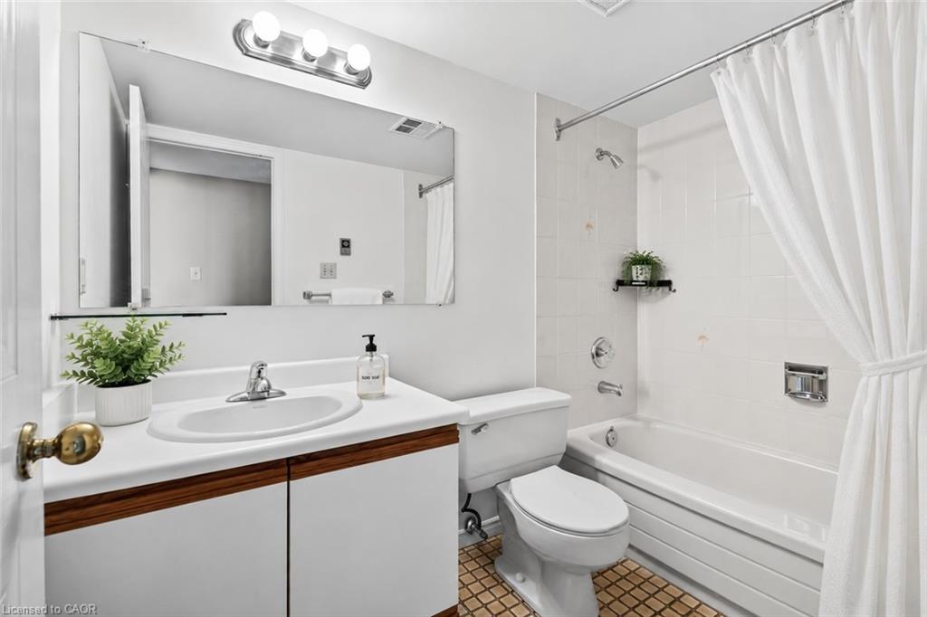 710-1225 North Shore Boulevard E Property Photo 22