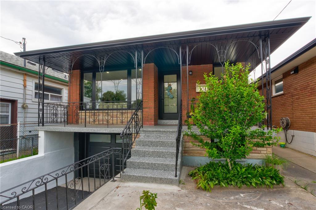 101 Reid Avenue N Property Photo 2