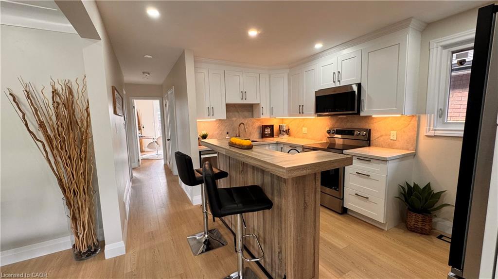 101 Reid Avenue N Property Photo 8