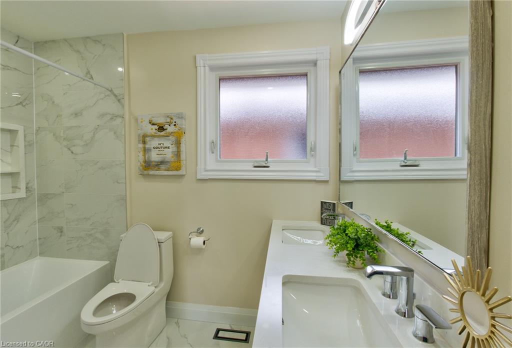101 Reid Avenue N Property Photo 14