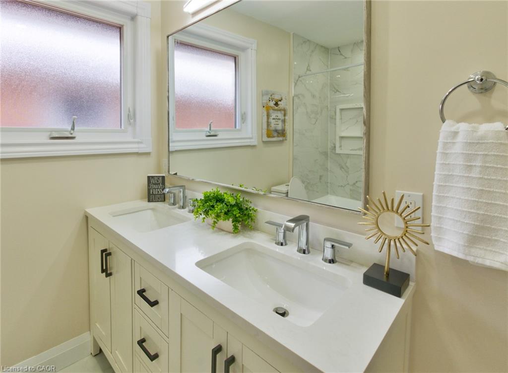 101 Reid Avenue N Property Photo 15