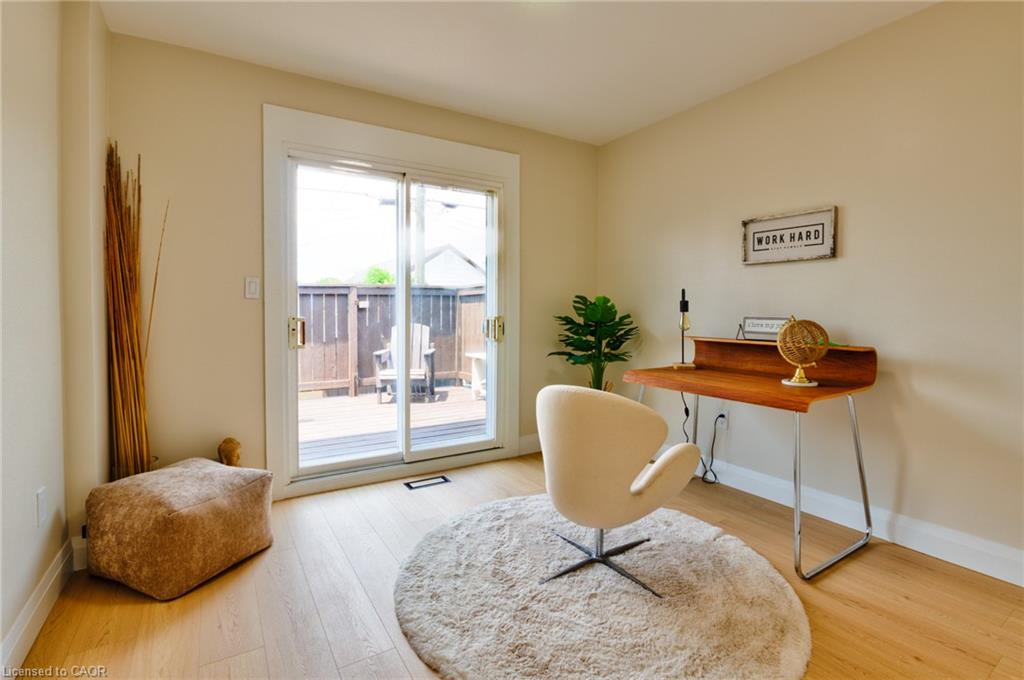 101 Reid Avenue N Property Photo 18