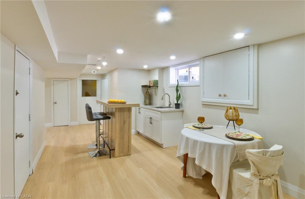 101 Reid Avenue N Property Photo 23