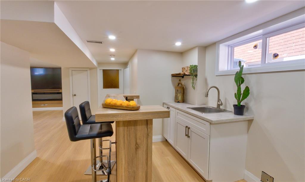101 Reid Avenue N Property Photo 24