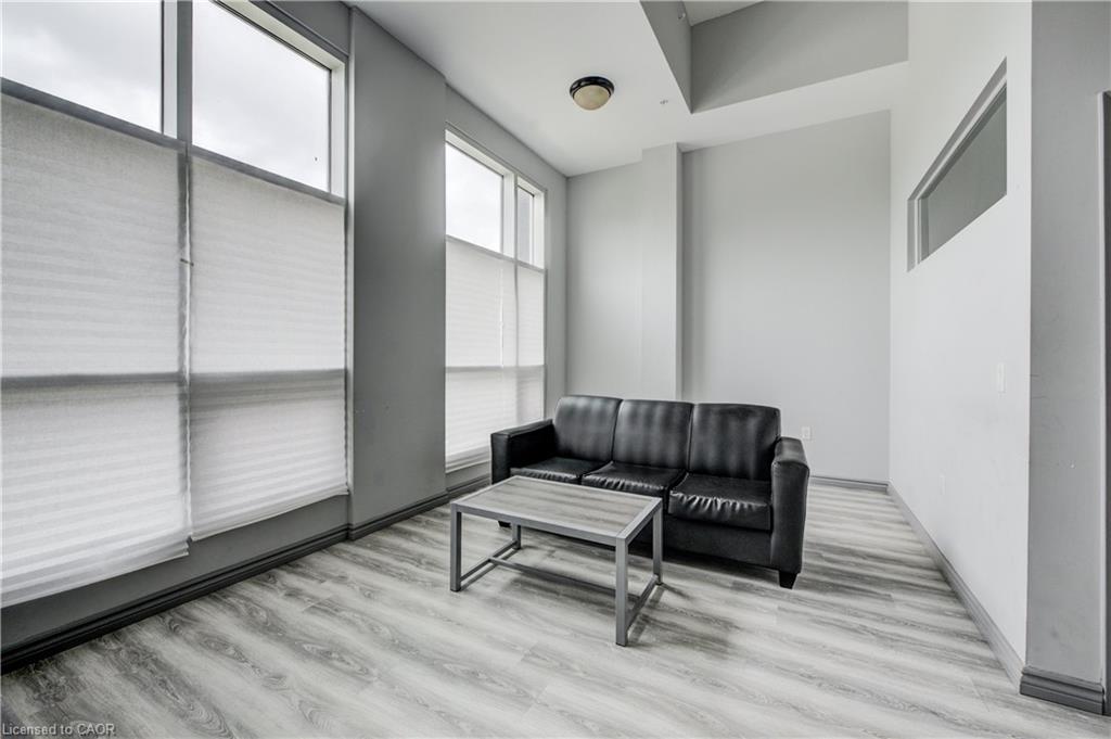 G105-275 Larch Street Property Photo 10