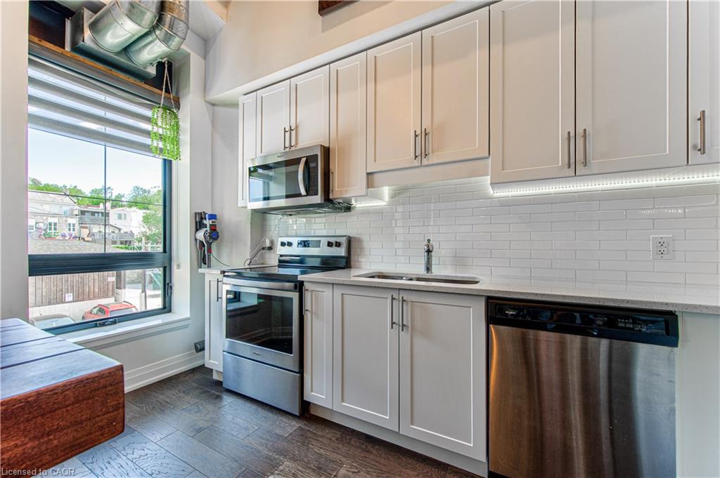 201-19 Guelph Avenue Property Photo 17