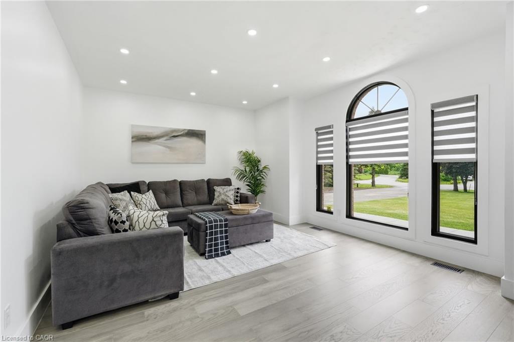 2 Currie Drive Property Photo 5