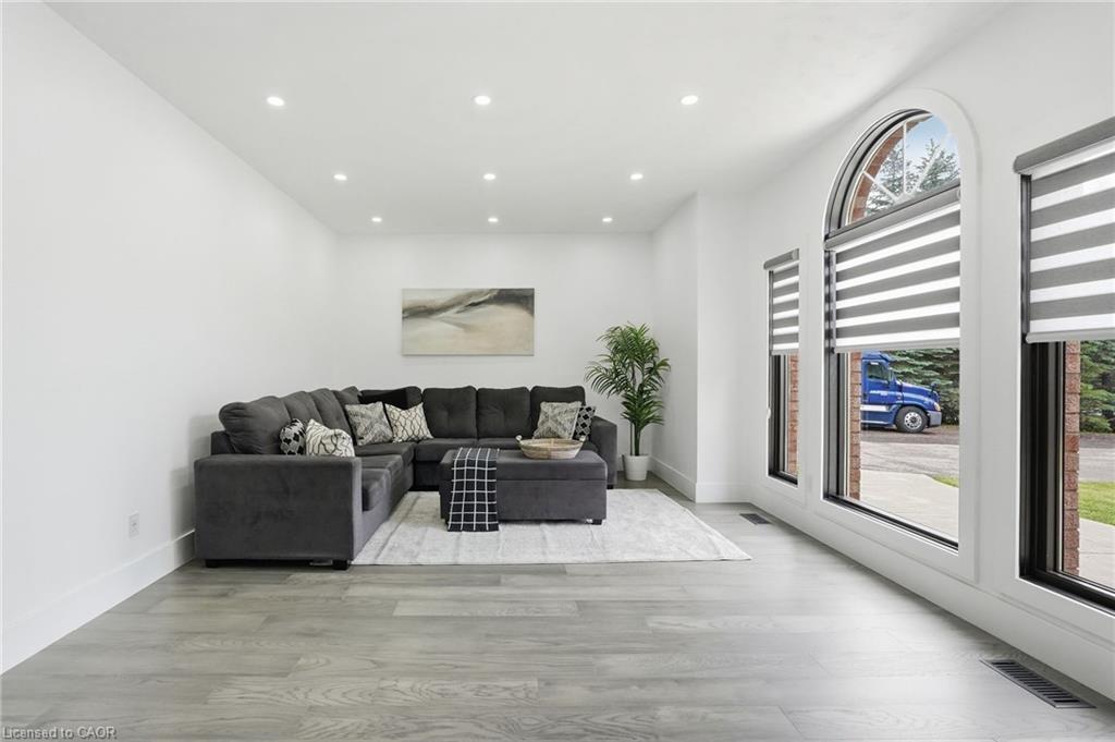 2 Currie Drive Property Photo 6