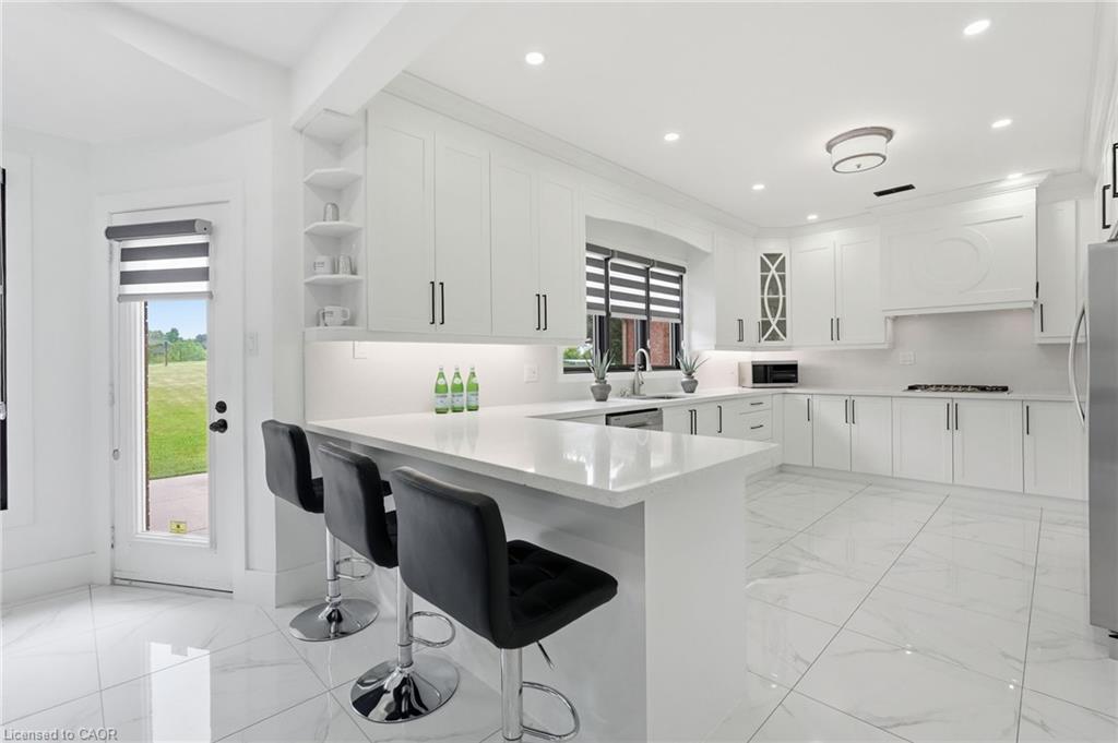 2 Currie Drive Property Photo 9