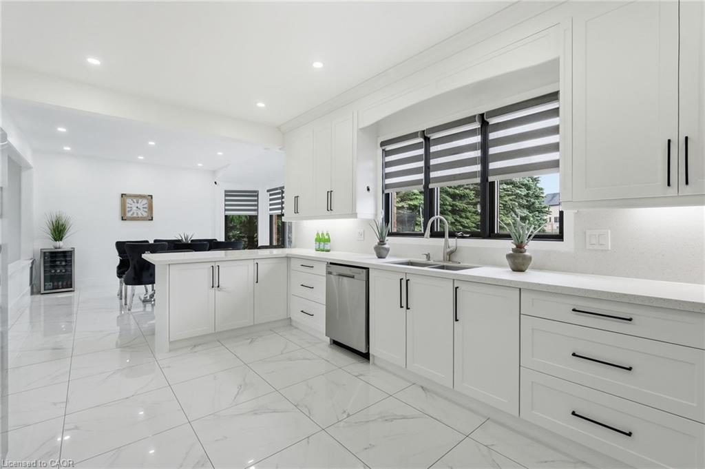 2 Currie Drive Property Photo 12