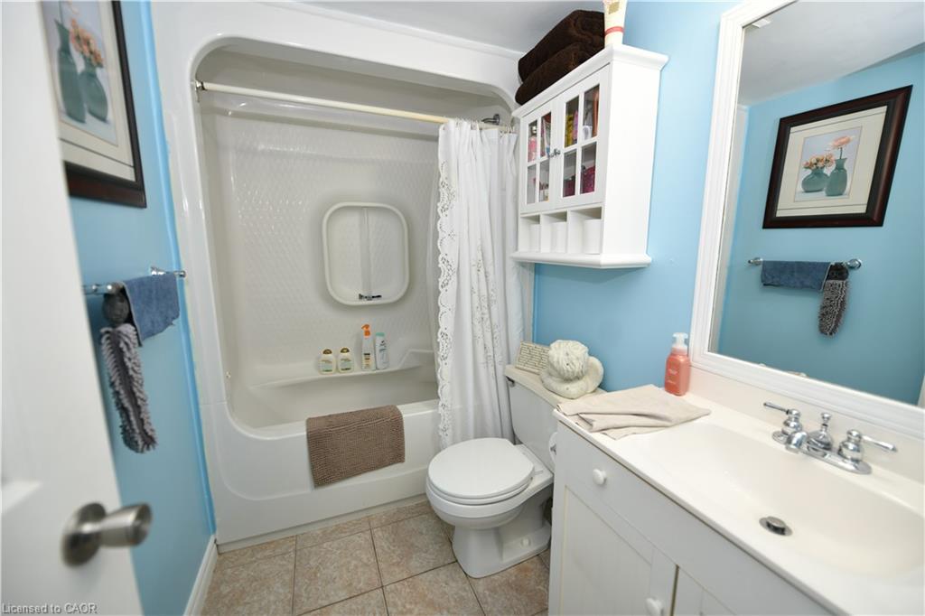 206-266 Overlea Drive Property Photo 7