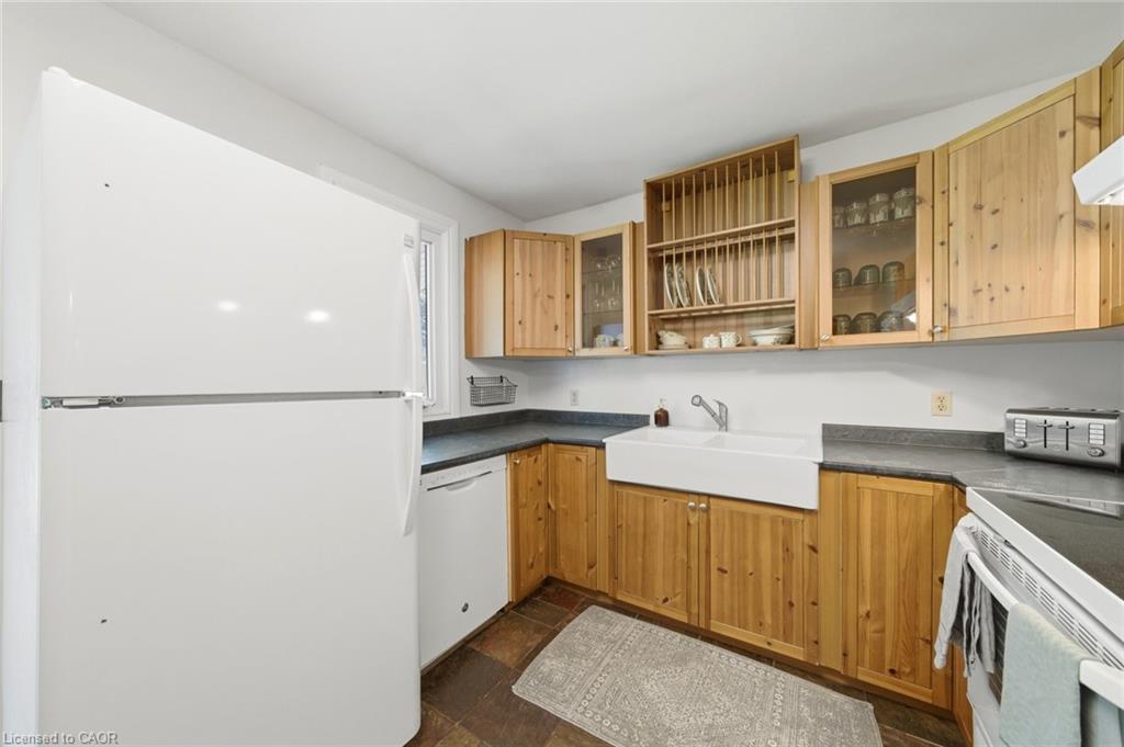 112 Sydenham Street Property Photo 32