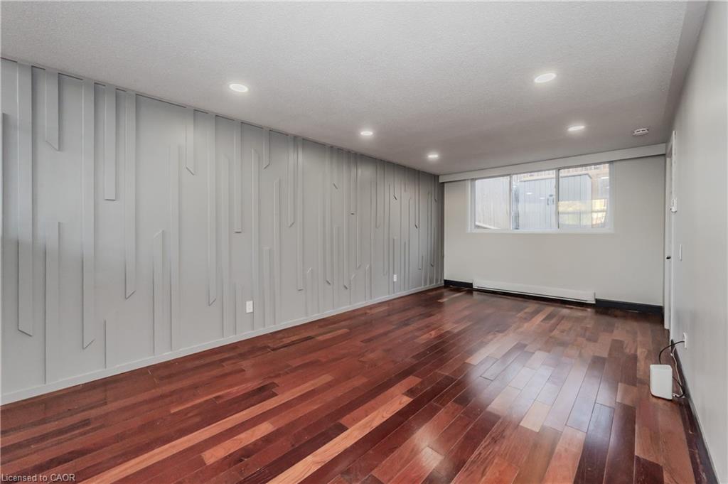 550 Parkview Crescent Property Photo 3