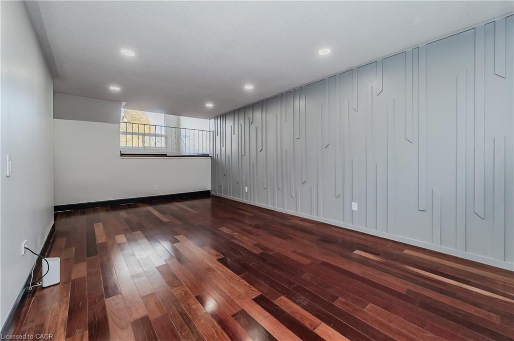 550 Parkview Crescent Property Photo 4