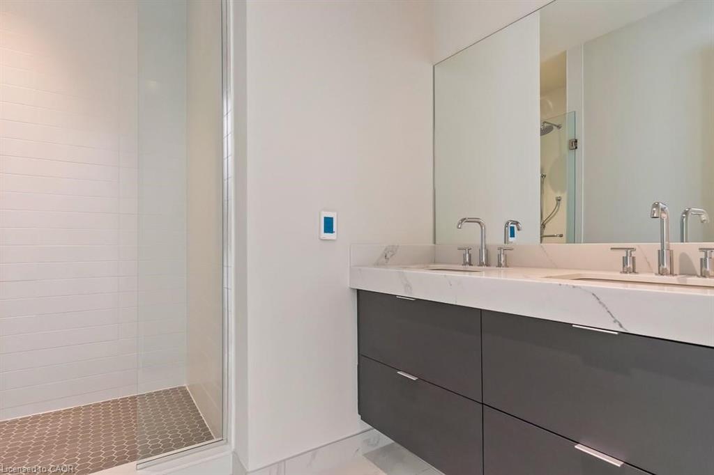 201-123 Maurice Drive Property Photo 8
