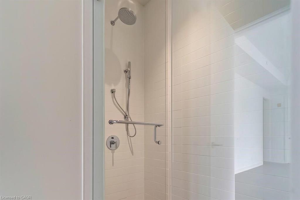 201-123 Maurice Drive Property Photo 9