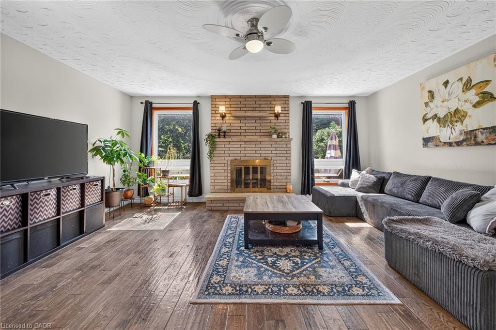 15 Ellen Avenue Property Photo 26