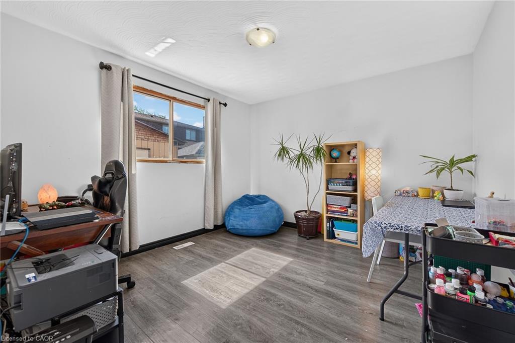 15 Ellen Avenue Property Photo 31