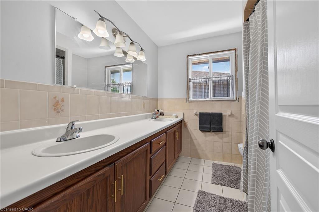 15 Ellen Avenue Property Photo 40