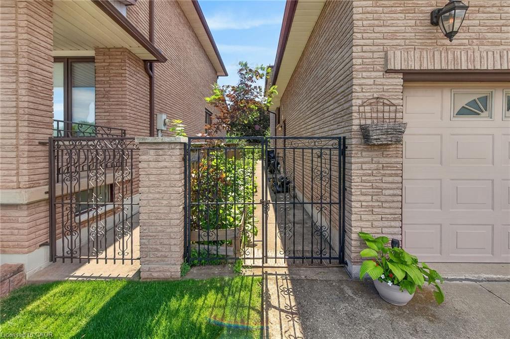 15 Ellen Avenue Property Photo 49