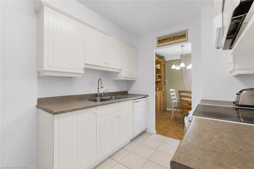 1007-35 Towering Heights Boulevard Property Photo 6