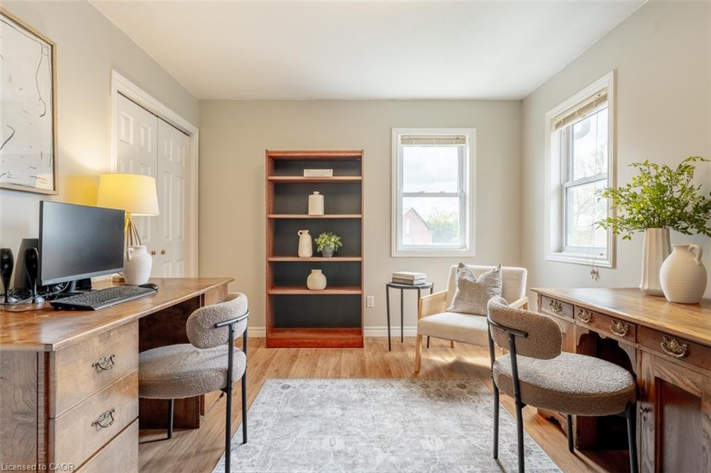 120 Charles Street E Property Photo 17