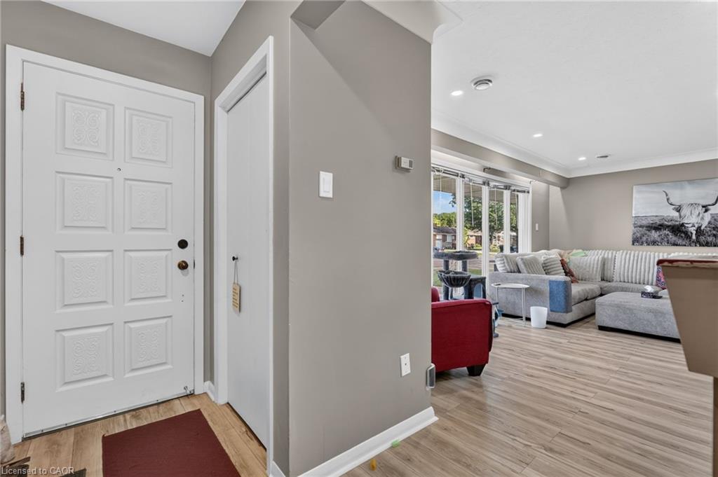 300 Knoll Street Property Photo 2