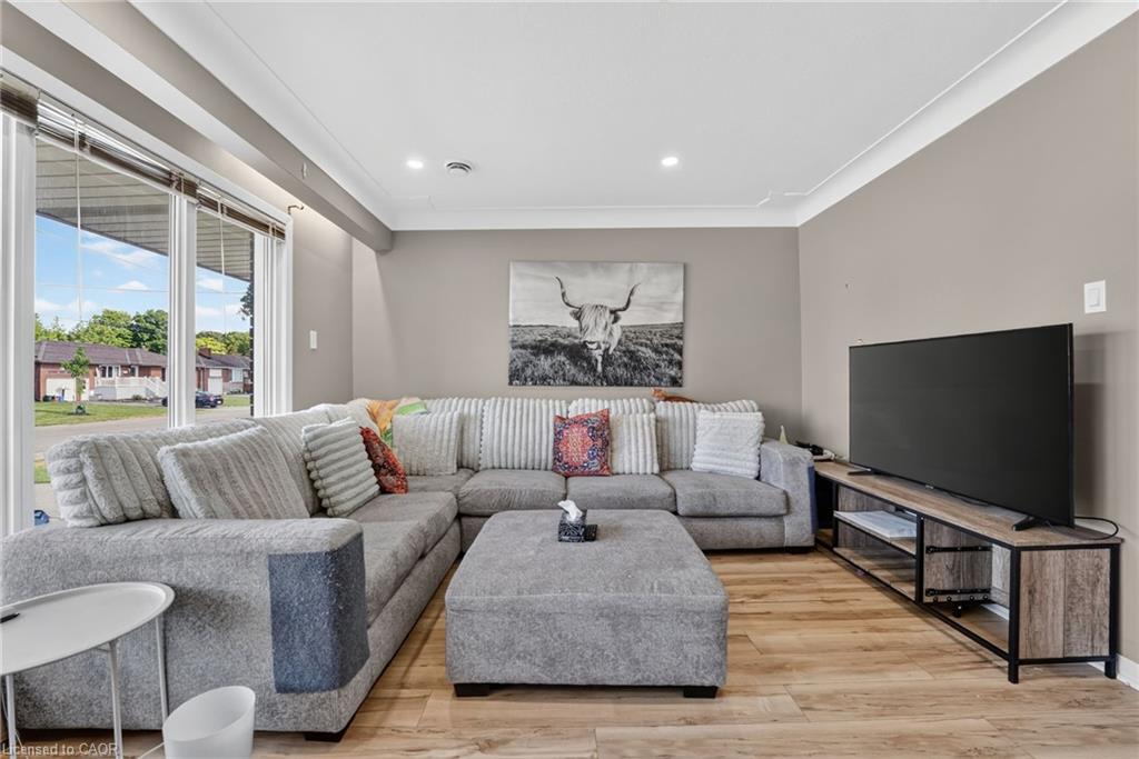 300 Knoll Street Property Photo 3