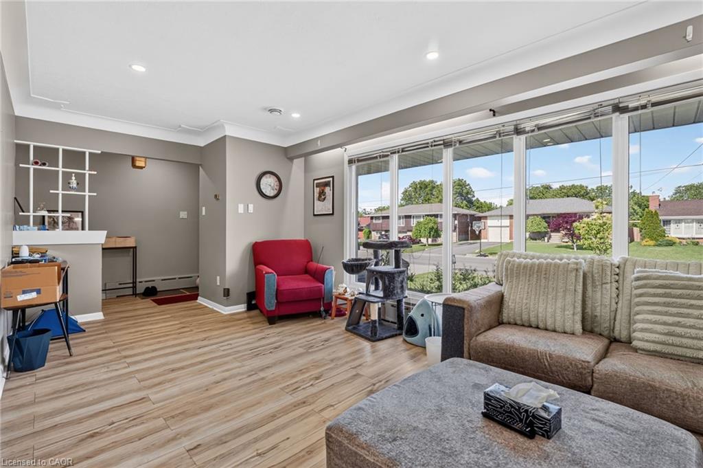 300 Knoll Street Property Photo 5