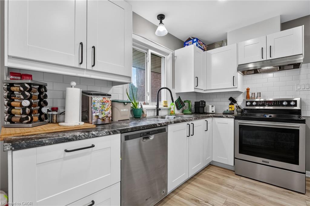 300 Knoll Street Property Photo 9