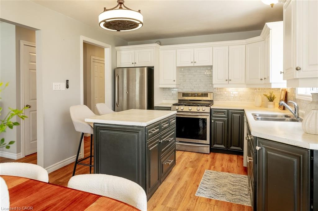 120 Charles Street E Property Photo 8