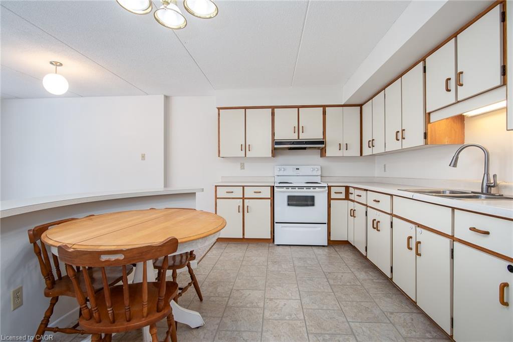 207-384 Erb Street Property Photo 20