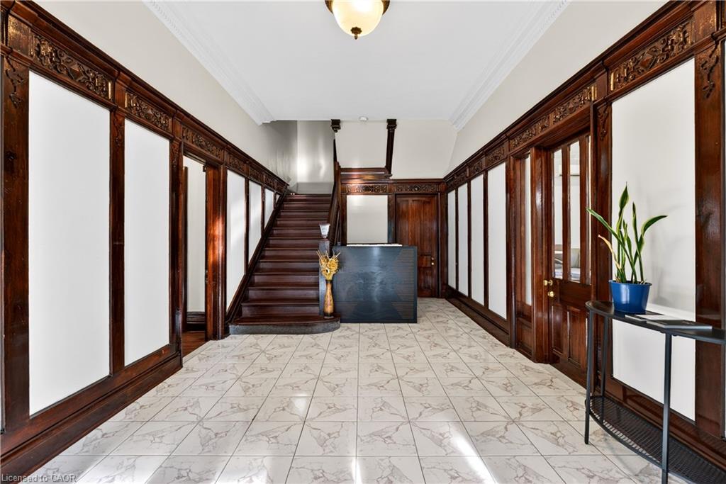 183 James Street S Property Photo 5