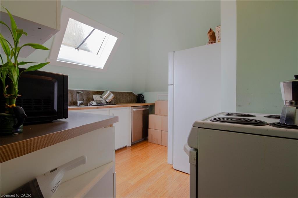 183 James Street S Property Photo 34