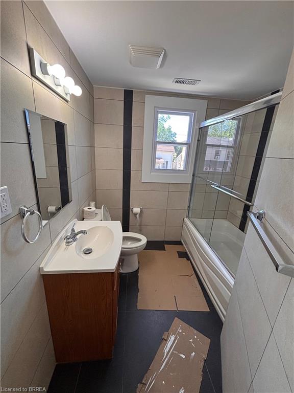 130 King Street Property Photo 8