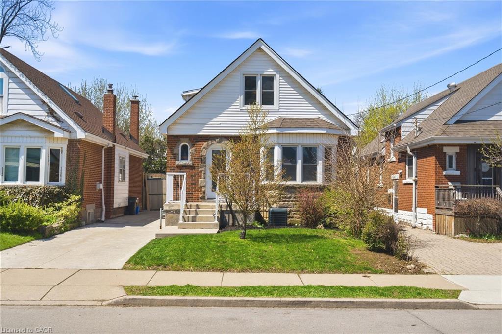 148 Huxley Avenue S Property Photo 1