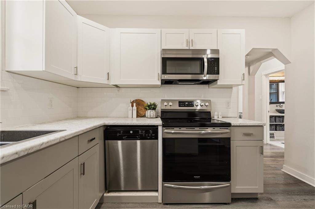 148 Huxley Avenue S Property Photo 13