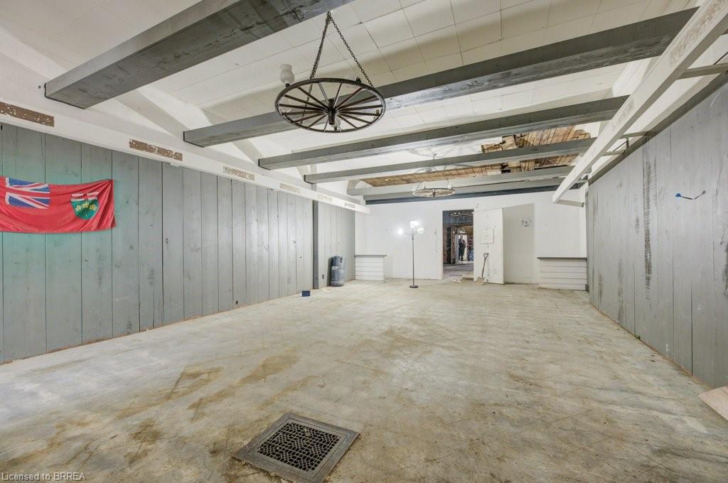 36 Norfolk Street S Property Photo 4