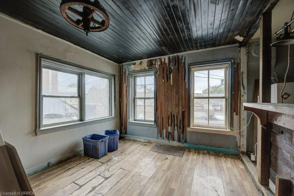 36 Norfolk Street S Property Photo 22