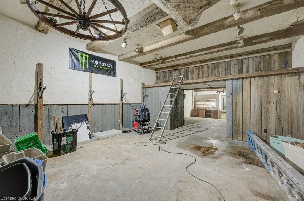 36 Norfolk Street S Property Photo 9